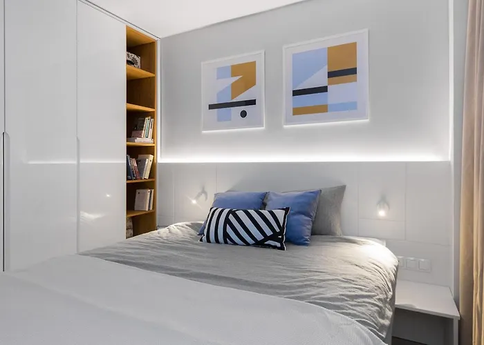Apartament Bielany 3 Min From Metro With 5-Meals Per Day Diet Catering, Air Conditioning And Free Parking