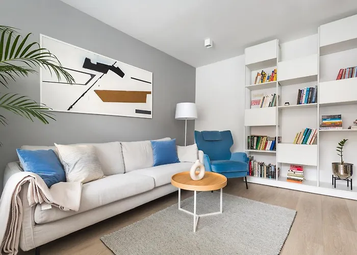 Apartament Bielany 3 Min From Metro With 5-Meals Per Day Diet Catering, Air Conditioning And Free Parking