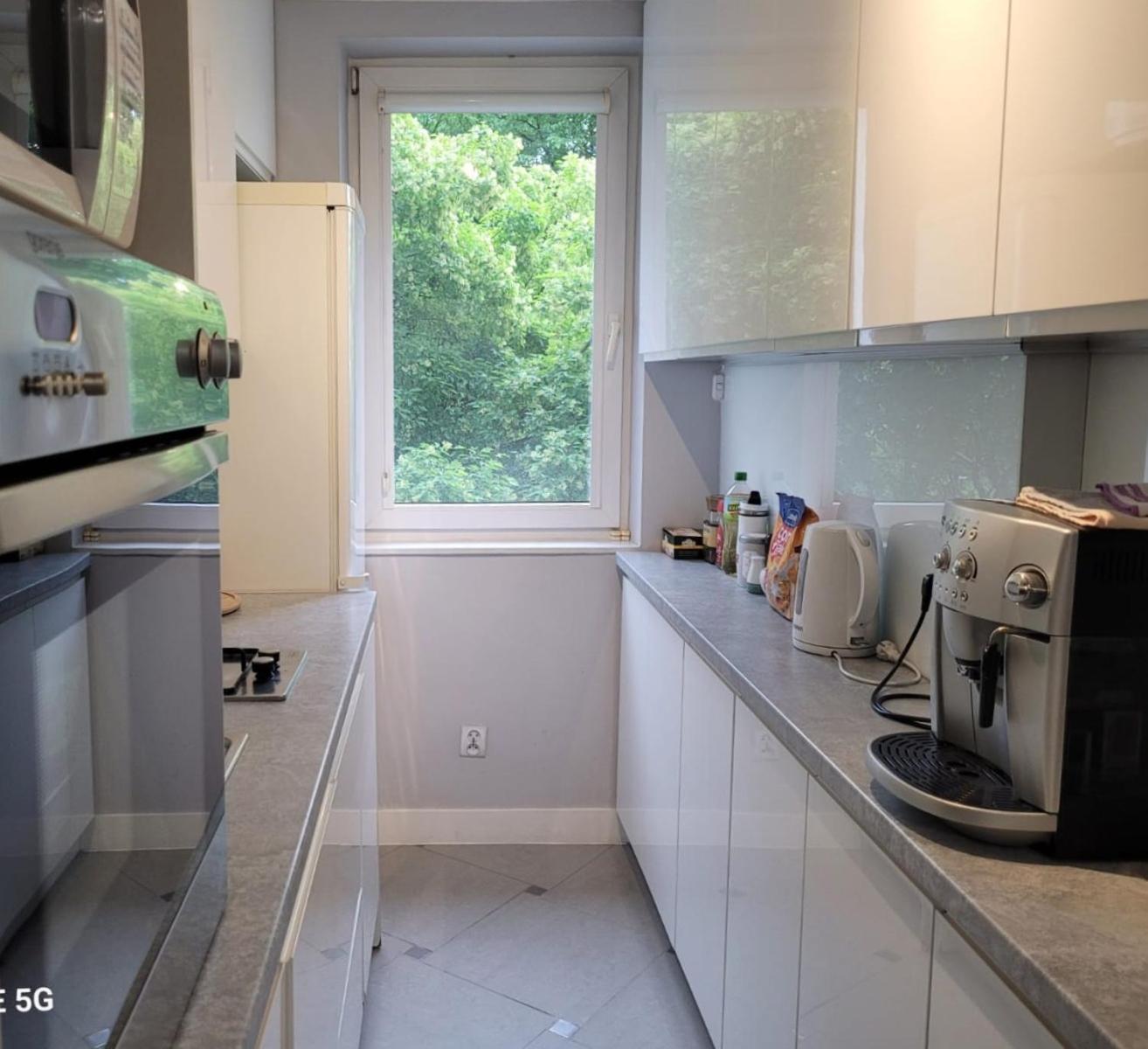 Appartamento Bielany 3 Min From Metro With 5-meals Per Day Diet Catering, Air Conditioning And Free Parking Varsavia